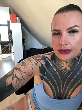 InkedBiitch online show from April 7, 6:03 am