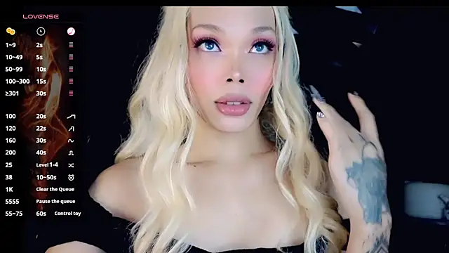 Snapshot of sugar_bbyxx chatting on October 26, 7:14 am sugar bbyxx online show from October 26, 7:14 am