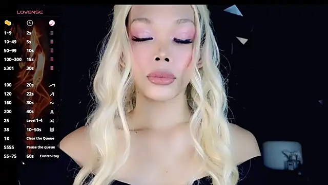 Snapshot of sugar_bbyxx chatting on November 7, 4:23 am sugar bbyxx online show from November 7, 4:23 am