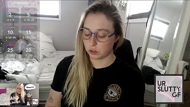 Snapshot of ursluttygf chatting on December 14, 8:40 pm ursluttygf online show from December 14, 8:40 pm