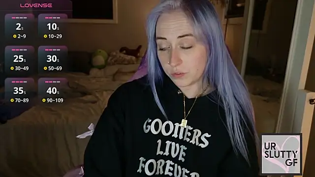 ursluttygf online show from May 31, 4:09 am