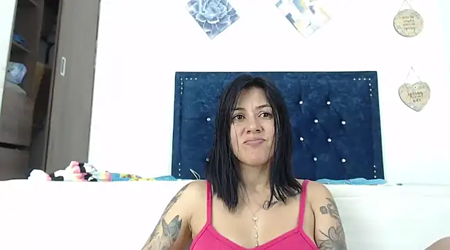 Snapshot of QueenSquirt_ chatting on January 25, 9:25 pm QueenSquirt online show from January 25, 9:25 pm