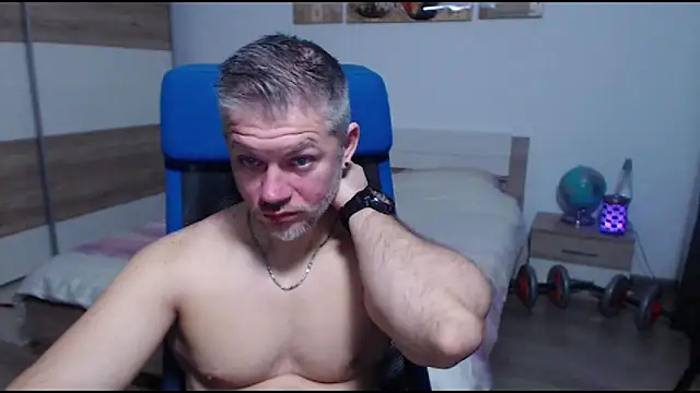 RobbyShawz online show from December 19, 5:47 am