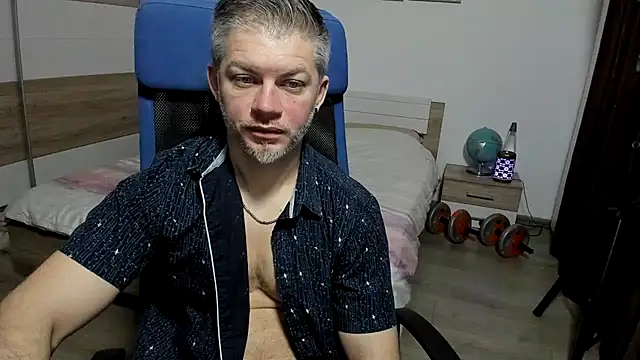 RobbyShawz online show from February 17, 4:42 am