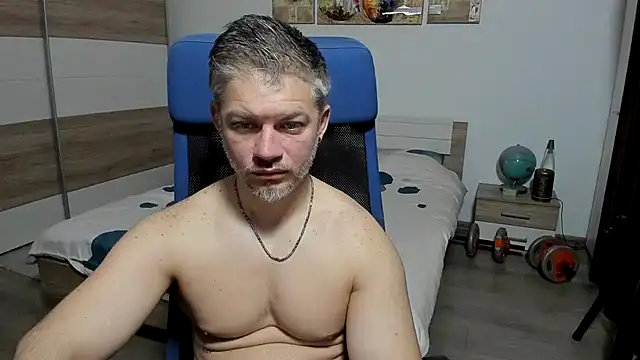 RobbyShawz online show from April 12, 5:23 am