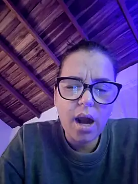 Snapshot of MariaPau_83 chatting on May 9, 1:44 am MariaPau 83 online show from May 9, 1:44 am