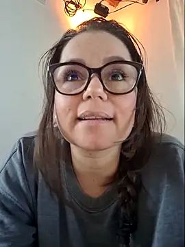 Snapshot of MariaPau_83 chatting on May 11, 2:45 pm MariaPau 83 online show from May 11, 2:45 pm