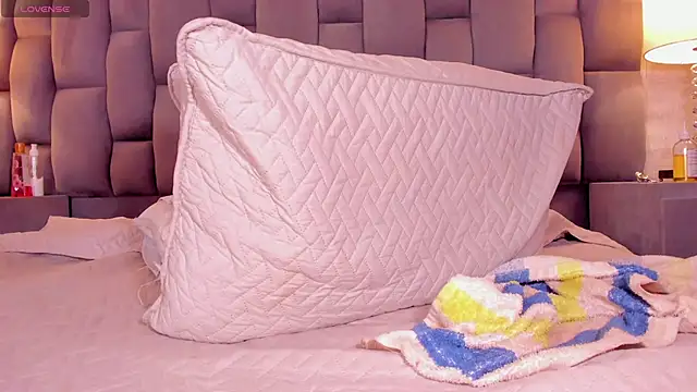 Rianamanson online show from February 1, 10:37 am