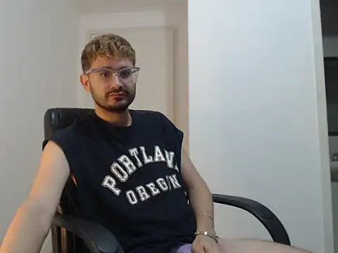 Snapshot of peterannaud chatting on January 8, 11:32 am peterannaud online show from January 8, 11:32 am