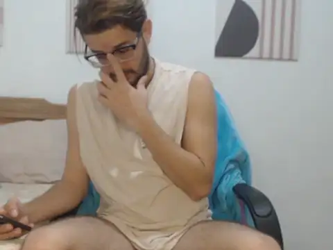 Snapshot of peterannaud chatting on November 15, 11:07 am peterannaud online show from November 15, 11:07 am