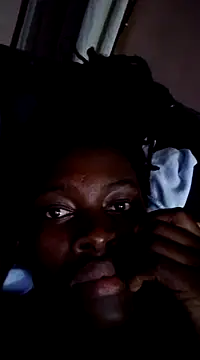 Snapshot of _cutemelania chatting on February 14, 9:10 pm cutemelania online show from February 14, 9:10 pm