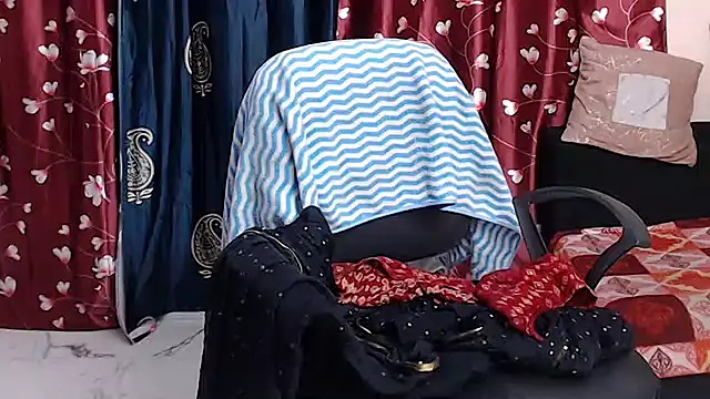Snapshot of Naiaa-mylove chatting on July 7, 6:38 am Naiaa-mylove online show from July 7, 6:38 am