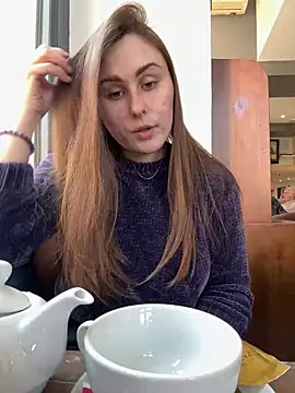 Snapshot of Emma_just chatting on March 17, 11:31 am Emma just online show from March 17, 11:31 am