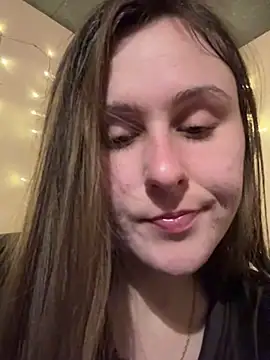 Snapshot of Emma_just chatting on March 18, 10:15 pm Emma just online show from March 18, 10:15 pm