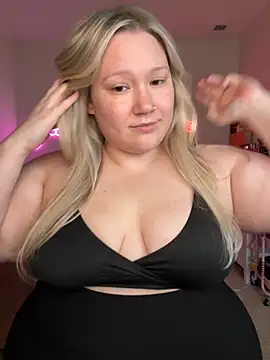 PiggyRose online show from September 12, 12:22 am