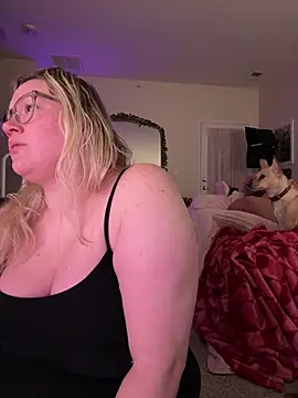 PiggyRose online show from March 26, 11:54 pm