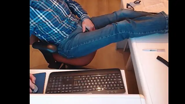 Snapshot of dutchpornking chatting on January 21, 5:51 pm dutchpornking online show from January 21, 5:51 pm