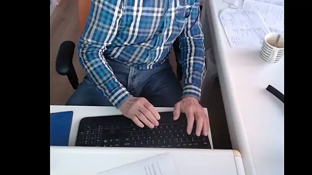 Snapshot of dutchpornking chatting on February 8, 7:59 am dutchpornking online show from February 8, 7:59 am