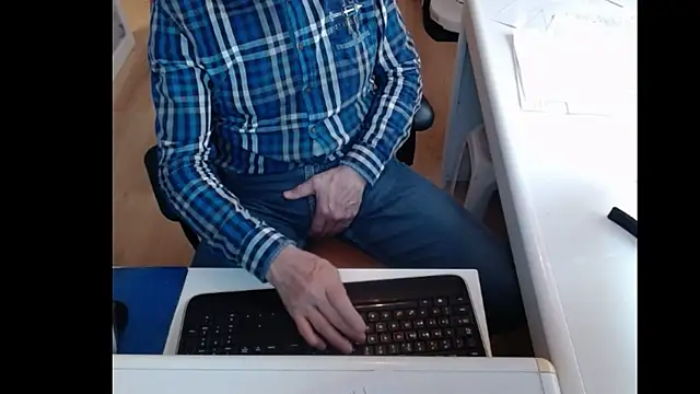 Snapshot of dutchpornking chatting on February 8, 12:39 pm dutchpornking online show from February 8, 12:39 pm