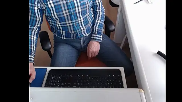 Snapshot of dutchpornking chatting on February 24, 12:48 pm dutchpornking online show from February 24, 12:48 pm
