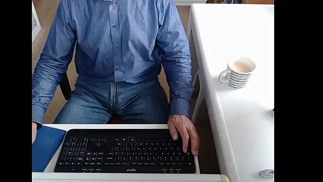 Snapshot of dutchpornking chatting on October 2, 7:59 am dutchpornking online show from October 2, 7:59 am