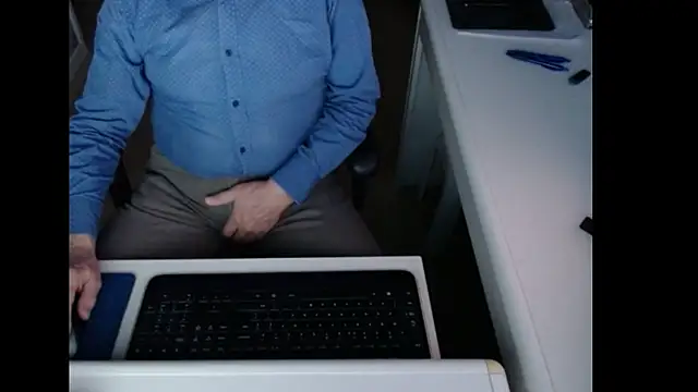 dutchpornking online show from January 13, 7:35 am