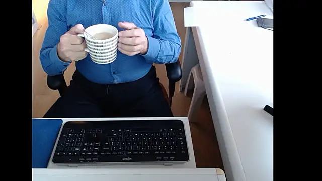 dutchpornking online show from March 4, 7:03 am