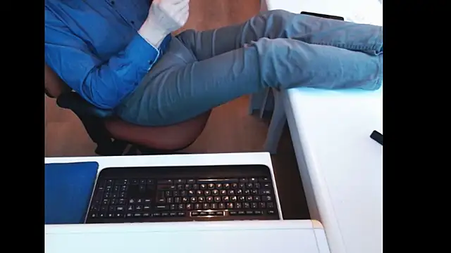 dutchpornking online show from April 11, 7:45 am