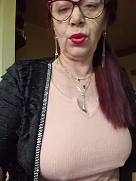 Chriss Tinaa online show from April 18, 3:32 am