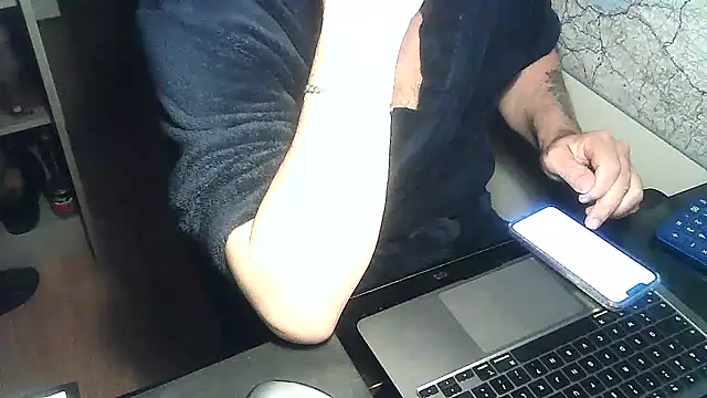 Snapshot of DUDURA@xh chatting on November 3, 7:37 pm DUDURAxh online show from November 3, 7:37 pm