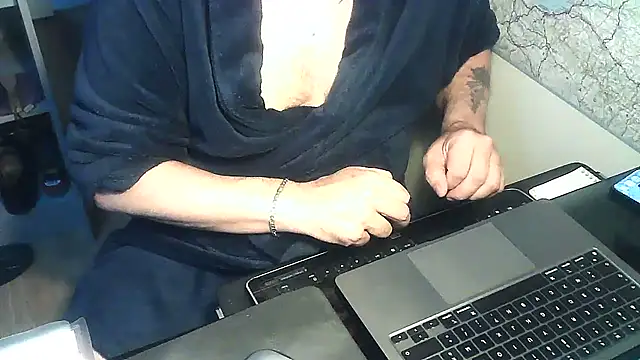 Snapshot of DUDURA@xh chatting on December 5, 7:28 am DUDURAxh online show from December 5, 7:28 am