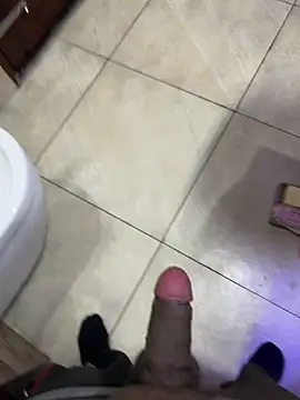 Snapshot of luciferdxm5 chatting on March 1, 9:29 am luciferdxm5 online show from March 1, 9:29 am