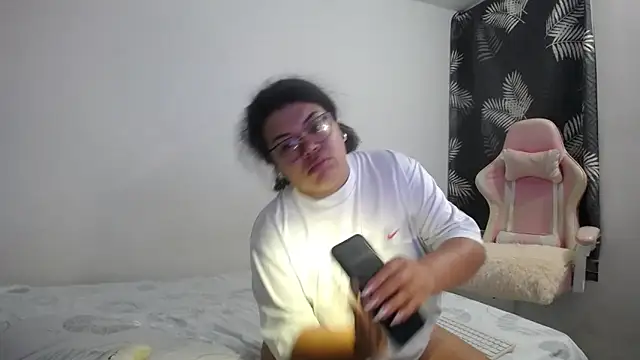 mabigomez00 online show from March 3, 9:15 am