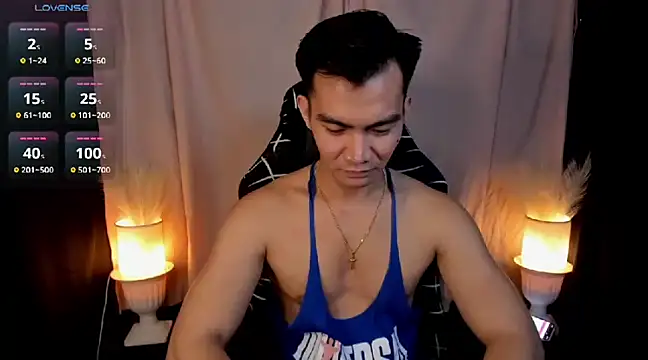 Snapshot of 000batman000 chatting on January 28, 1:05 pm 000batman000 online show from January 28, 1:05 pm