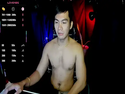 Snapshot of 000batman000 chatting on March 2, 11:28 am 000batman000 online show from March 2, 11:28 am