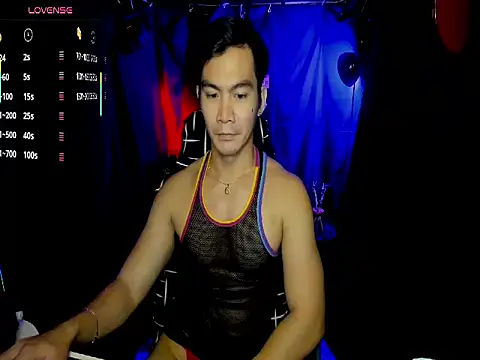 Snapshot of 000batman000 chatting on March 11, 5:41 pm 000batman000 online show from March 11, 5:41 pm