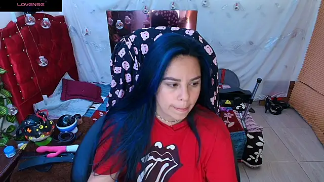 Snapshot of elektra_32 chatting on January 19, 9:11 am elektra 32 online show from January 19, 9:11 am