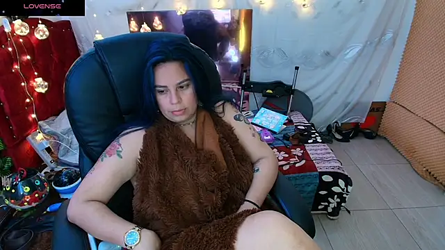 Snapshot of elektra_32 chatting on January 23, 7:11 am elektra 32 online show from January 23, 7:11 am