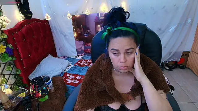 Snapshot of elektra_32 chatting on January 25, 10:51 am elektra 32 online show from January 25, 10:51 am