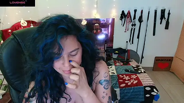 Snapshot of elektra_32 chatting on February 11, 10:59 am elektra 32 online show from February 11, 10:59 am