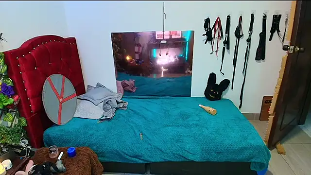 Snapshot of elektra_32 chatting on February 22, 8:18 am elektra 32 online show from February 22, 8:18 am