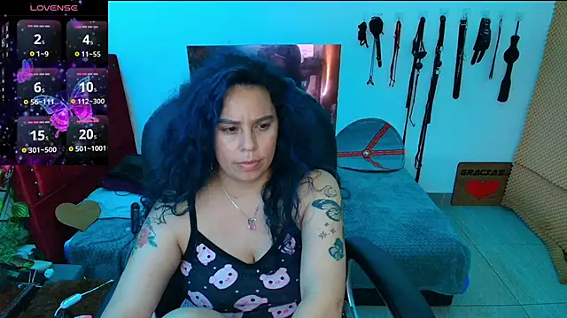 Snapshot of elektra_32 chatting on March 18, 4:37 pm elektra 32 online show from March 18, 4:37 pm