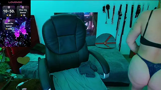 Snapshot of elektra_32 chatting on March 19, 5:08 am elektra 32 online show from March 19, 5:08 am