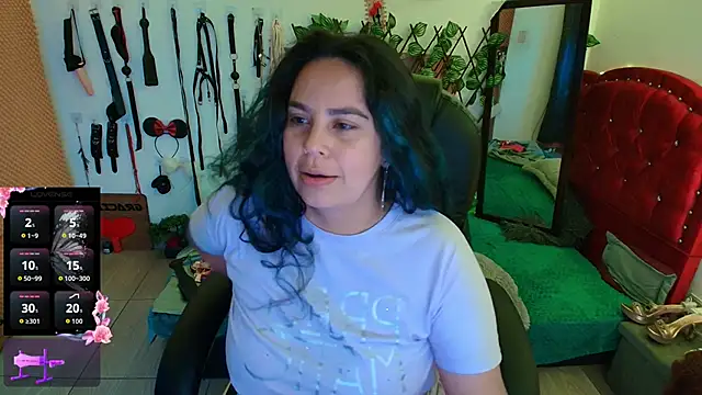 Snapshot of elektra_32 chatting on September 18, 5:53 am elektra 32 online show from September 18, 5:53 am