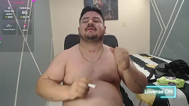 Snapshot of oso_dirty_ chatting on January 25, 8:42 pm oso dirty  online show from January 25, 8:42 pm