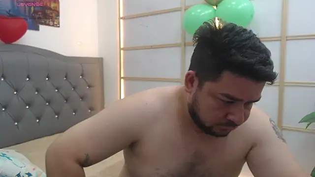 oso dirty  online show from March 25, 12:44 pm