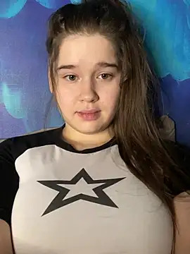 Snapshot of HornyGirlH chatting on December 13, 12:31 am HornyGirlH online show from December 13, 12:31 am