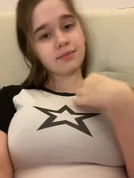 Snapshot of HornyGirlH chatting on February 1, 12:51 am HornyGirlH online show from February 1, 12:51 am