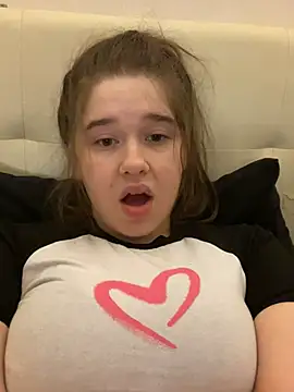Snapshot of HornyGirlH chatting on February 17, 3:47 am HornyGirlH online show from February 17, 3:47 am