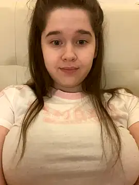 Snapshot of HornyGirlH chatting on October 5, 10:40 pm HornyGirlH online show from October 5, 10:40 pm